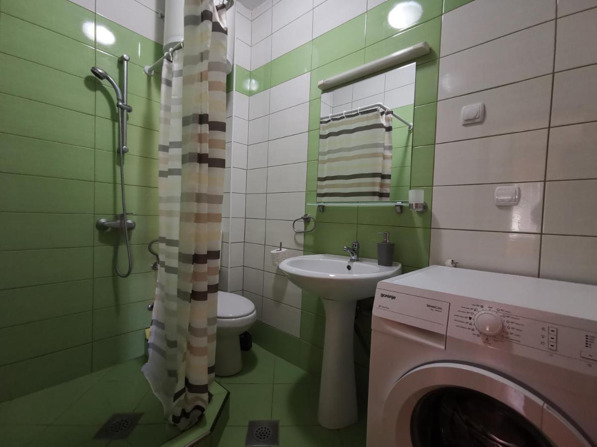 Apartments Montenegrina Улцинь Екстер'єр фото