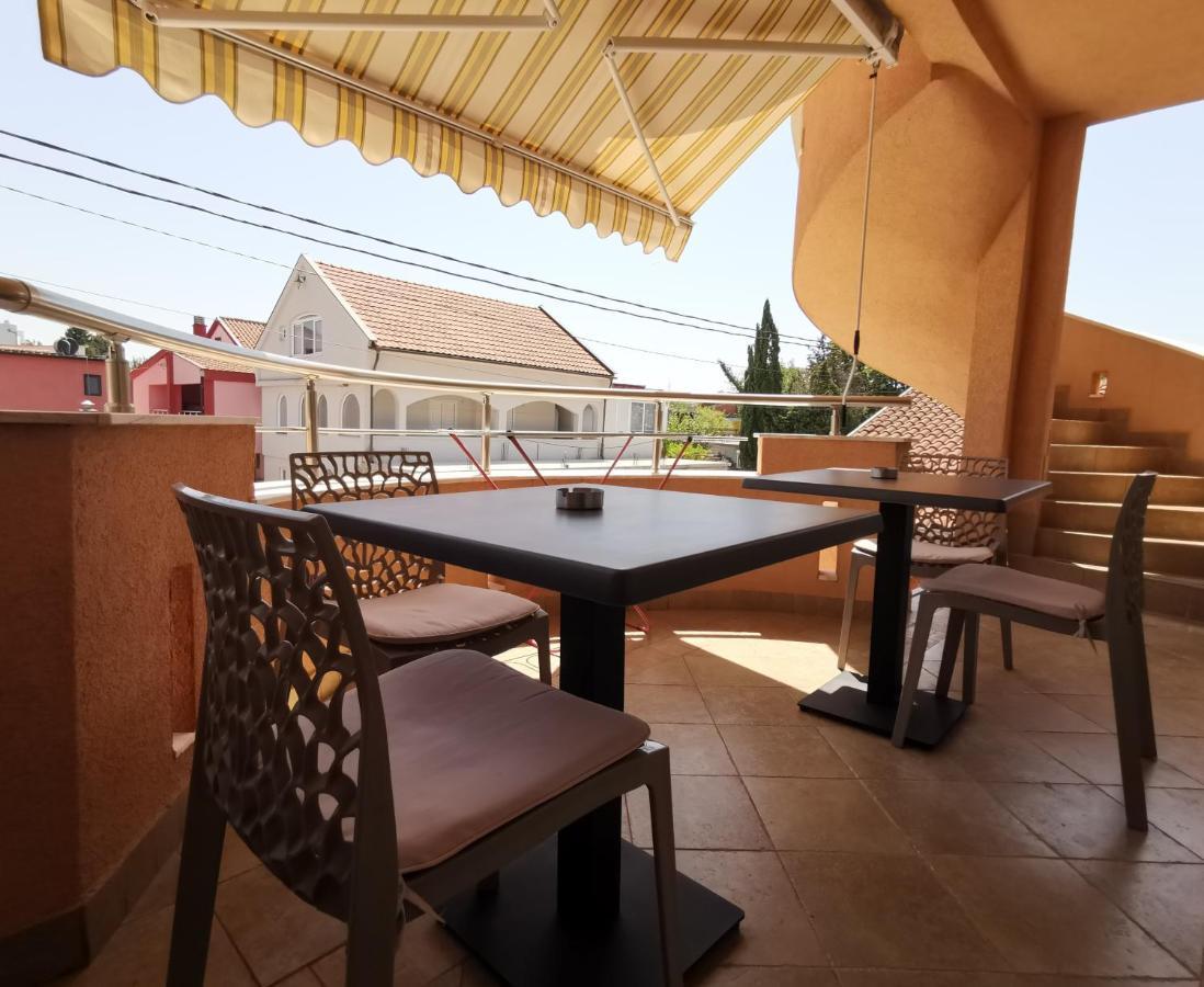 Apartments Montenegrina Улцинь Екстер'єр фото