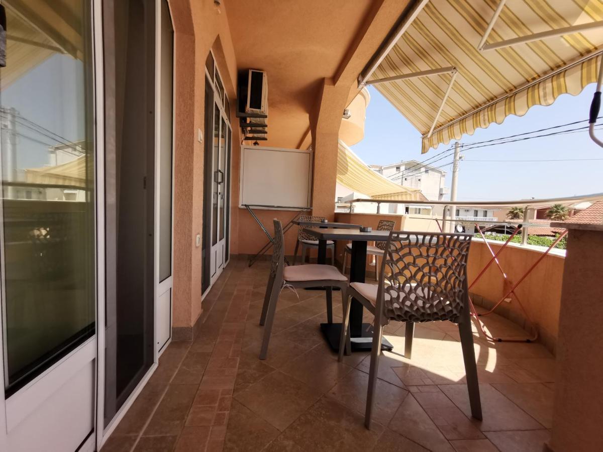 Apartments Montenegrina Улцинь Екстер'єр фото