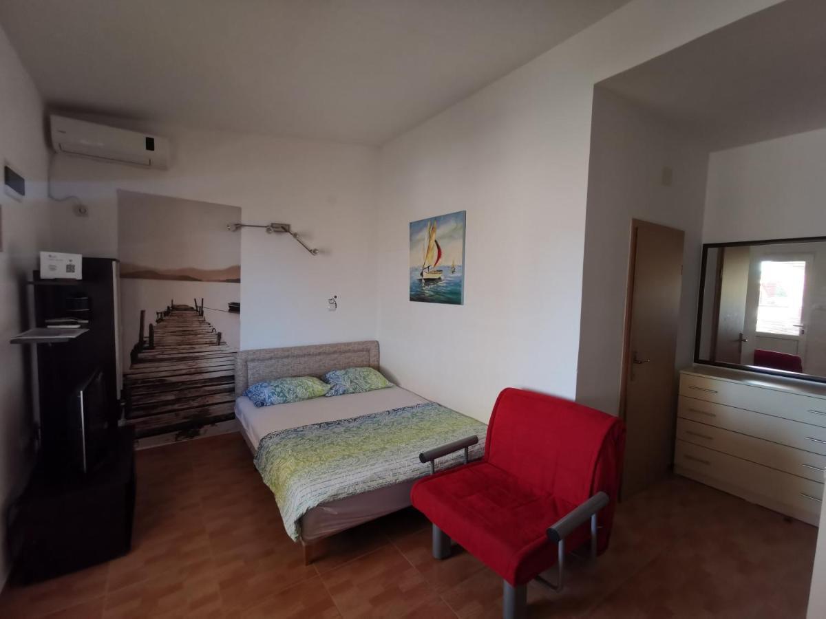 Apartments Montenegrina Улцинь Екстер'єр фото