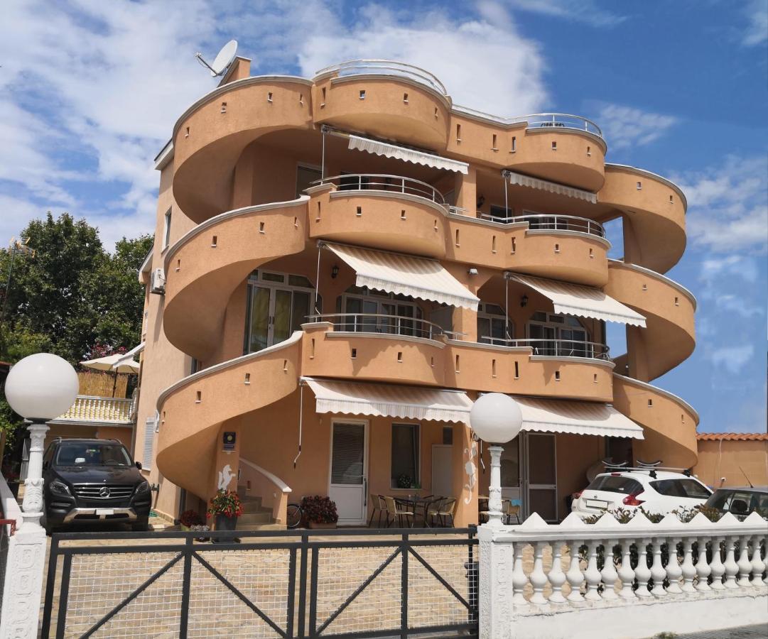 Apartments Montenegrina Улцинь Екстер'єр фото