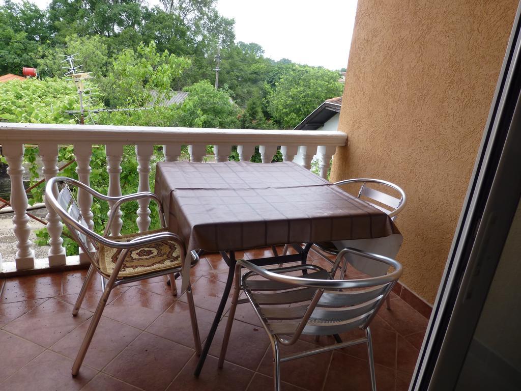 Apartments Montenegrina Улцинь Екстер'єр фото