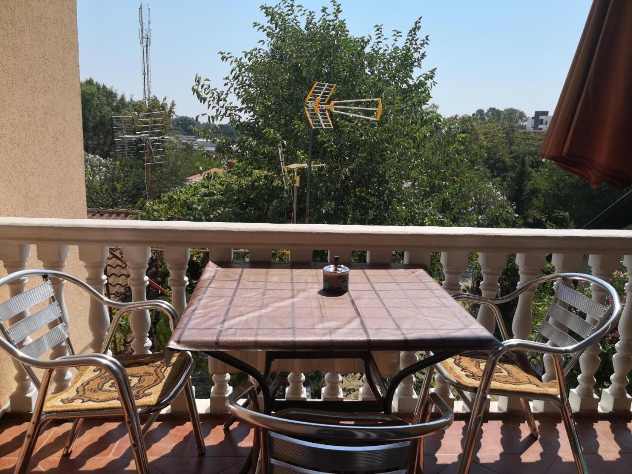 Apartments Montenegrina Улцинь Екстер'єр фото