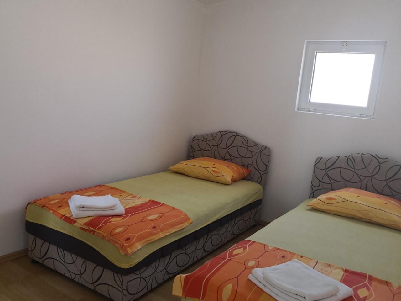 Apartments Montenegrina Улцинь Екстер'єр фото