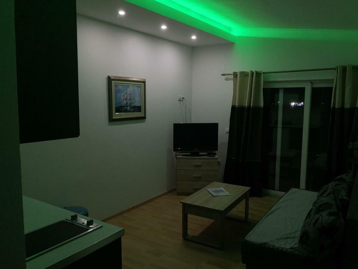 Apartments Montenegrina Улцинь Екстер'єр фото