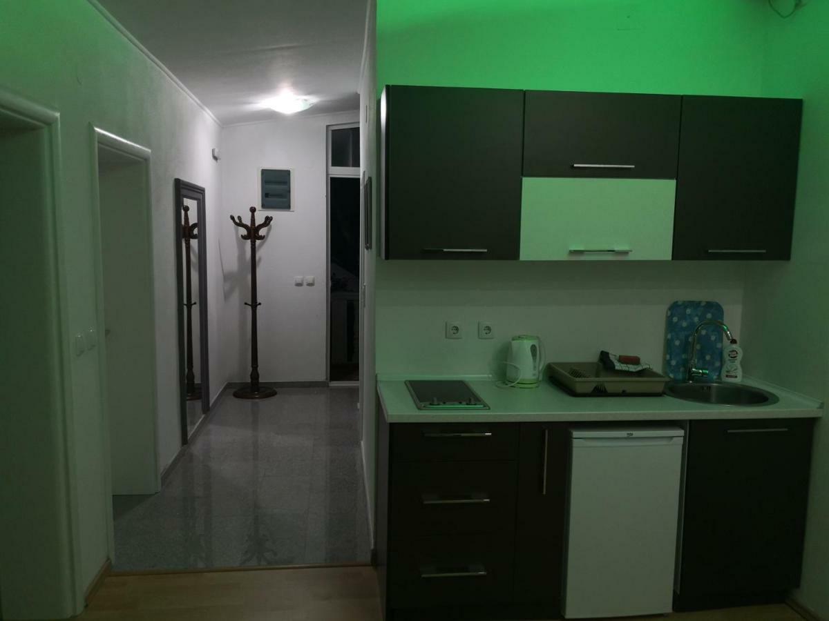 Apartments Montenegrina Улцинь Екстер'єр фото