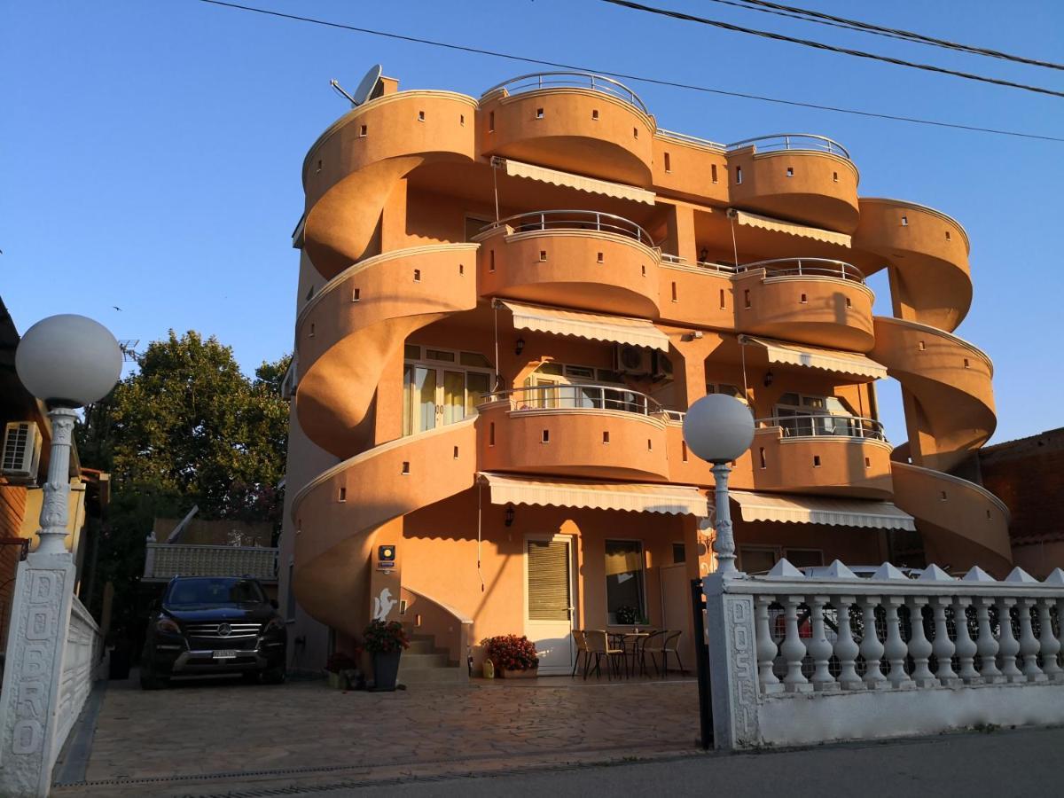 Apartments Montenegrina Улцинь Екстер'єр фото